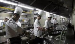 滨湖餐厅厨师爆料事件视频,揭露后厨惊人内幕！